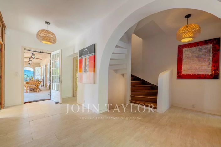 Image No.20-8 Bed House for sale