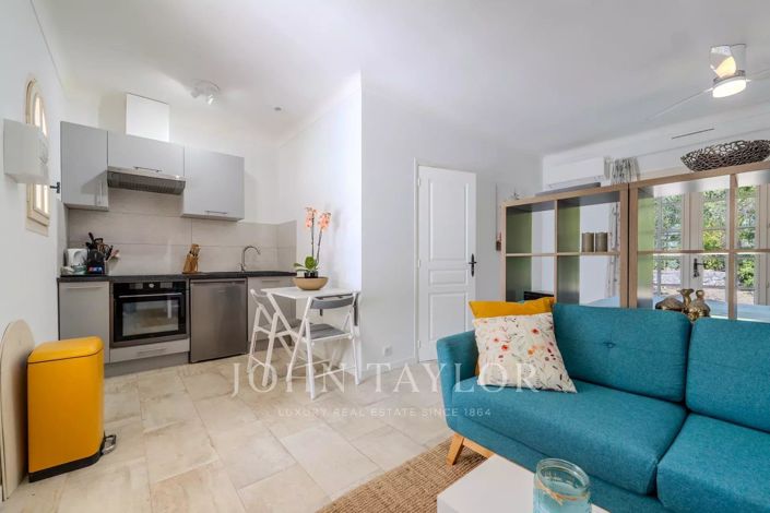 Image No.21-8 Bed House for sale