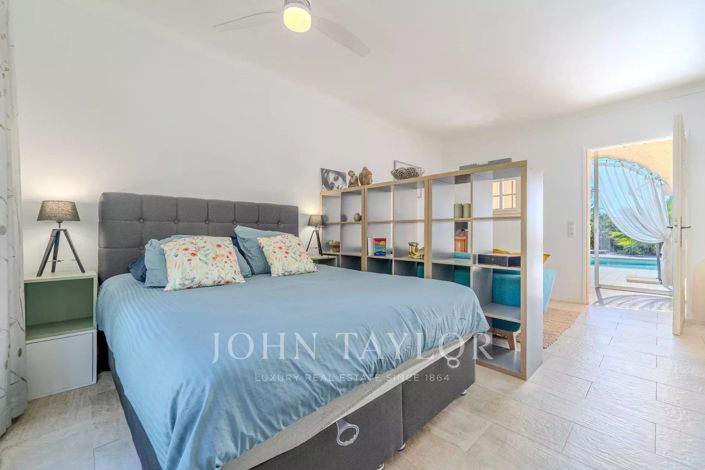 Image No.26-8 Bed House for sale