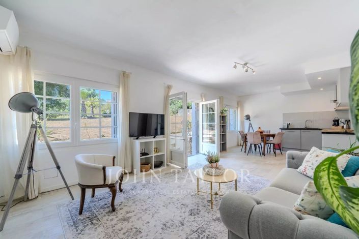 Image No.29-8 Bed House for sale