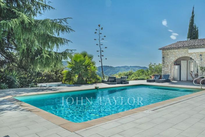 Image No.3-8 Bed House for sale