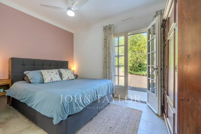 Image No.35-8 Bed House for sale