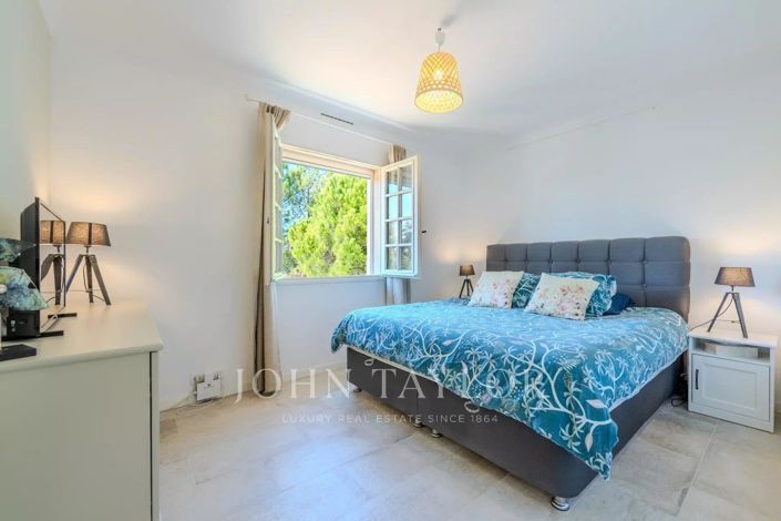 Image No.37-8 Bed House for sale