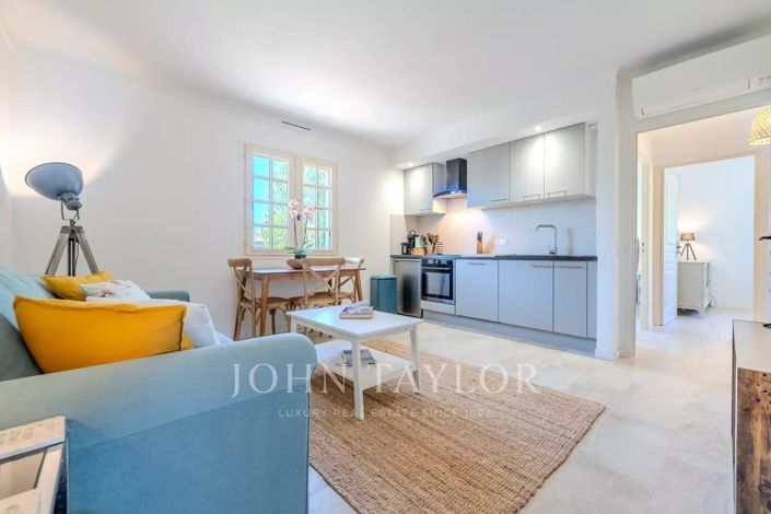 Image No.38-8 Bed House for sale