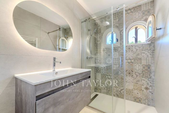 Image No.39-8 Bed House for sale