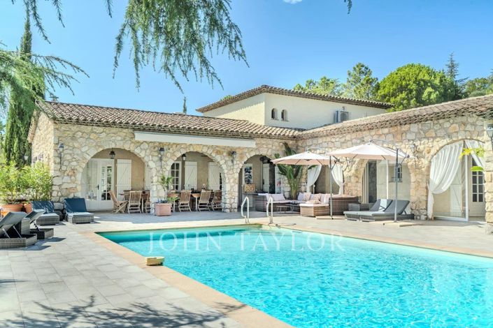 Image No.42-8 Bed House for sale