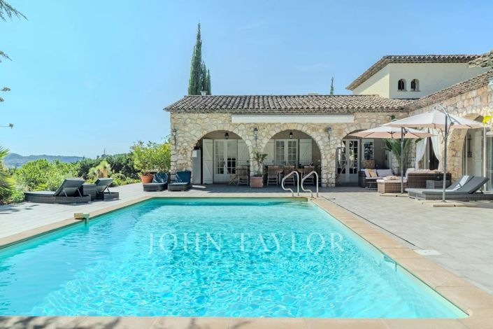 Image No.5-8 Bed House for sale