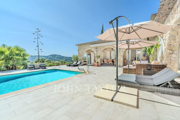 Image No.6-8 Bed House for sale