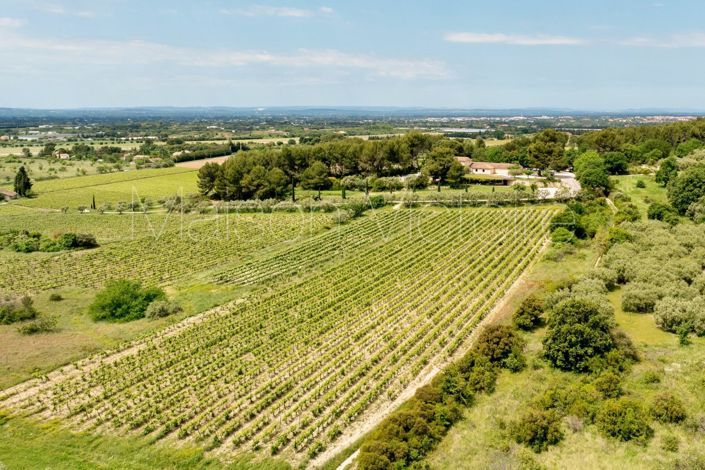 Image No.2-8 Bed House for sale