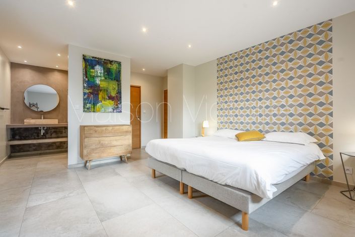 Image No.22-8 Bed House for sale