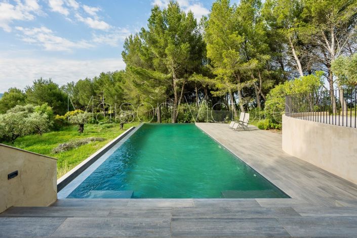 Image No.7-8 Bed House for sale