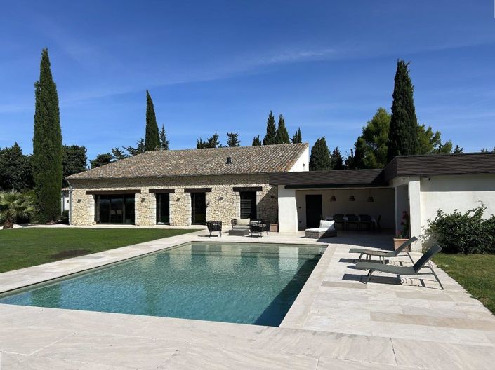 Image No.1-4 Bed House for sale