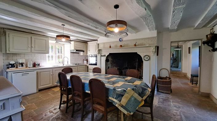 Image No.10-14 Bed Property for sale