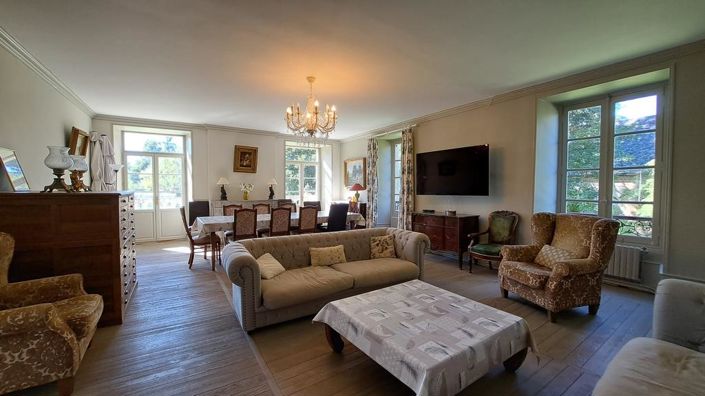 Image No.11-14 Bed Property for sale