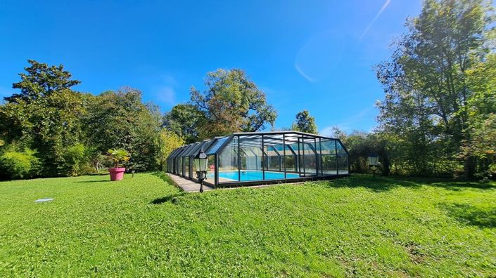 Image No.25-14 Bed Property for sale