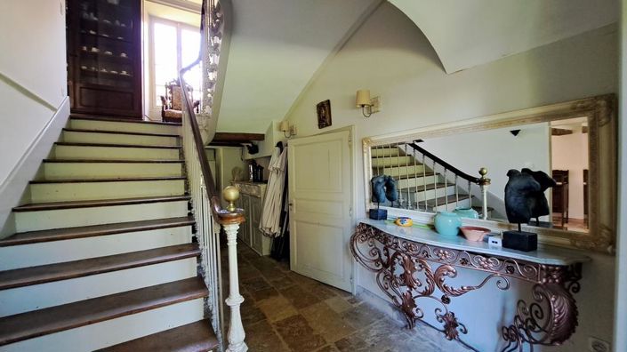 Image No.8-14 Bed Property for sale