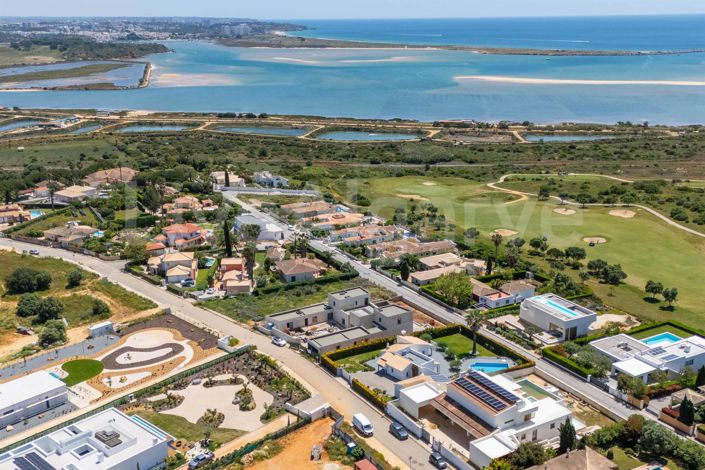 Image No.2-Maison de 5 chambres à vendre à Lagos