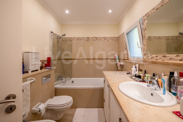 Image No.27-3 Bed House for sale