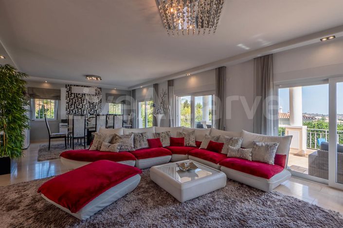 Image No.7-3 Bed House for sale