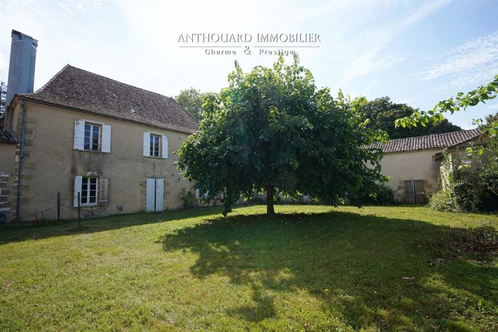 Image No.10-13 Bed Property for sale