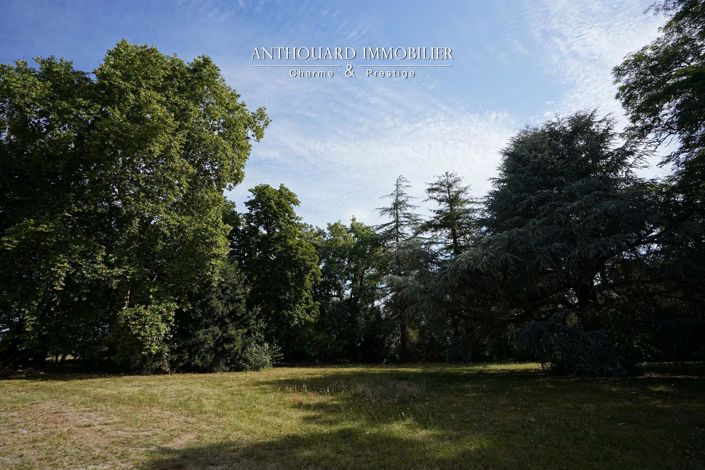 Image No.15-13 Bed Property for sale