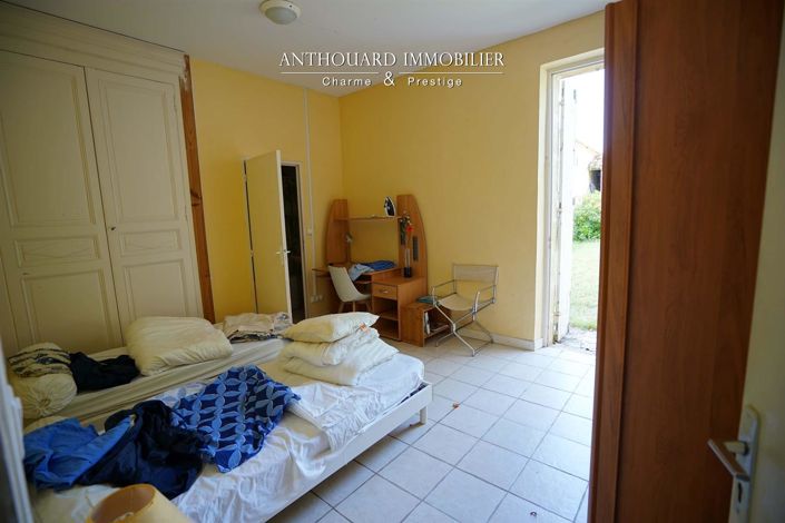 Image No.20-13 Bed Property for sale