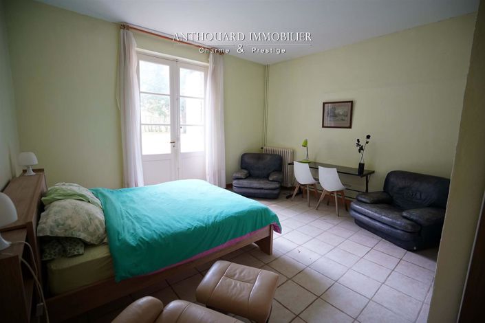 Image No.21-13 Bed Property for sale