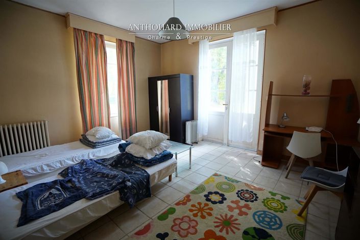 Image No.25-13 Bed Property for sale