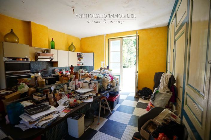 Image No.29-13 Bed Property for sale