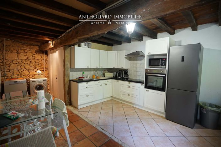 Image No.33-13 Bed Property for sale