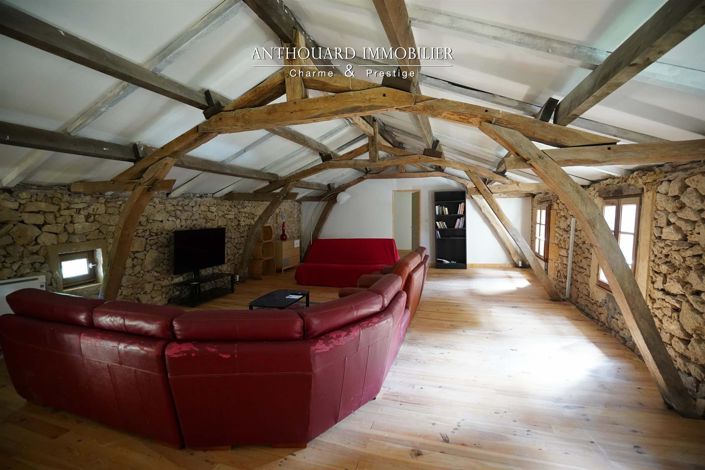 Image No.35-13 Bed Property for sale