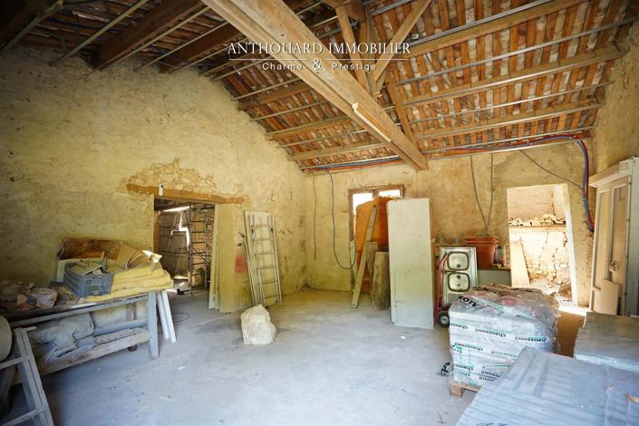 Image No.44-13 Bed Property for sale