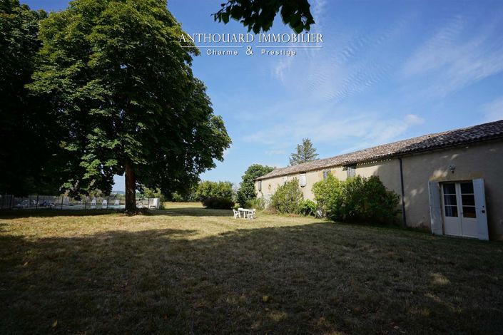 Image No.5-13 Bed Property for sale