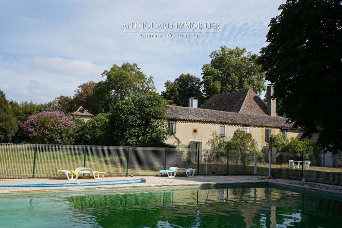 Image No.7-13 Bed Property for sale