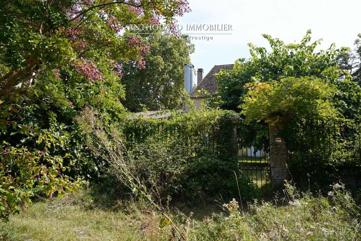 Image No.9-13 Bed Property for sale