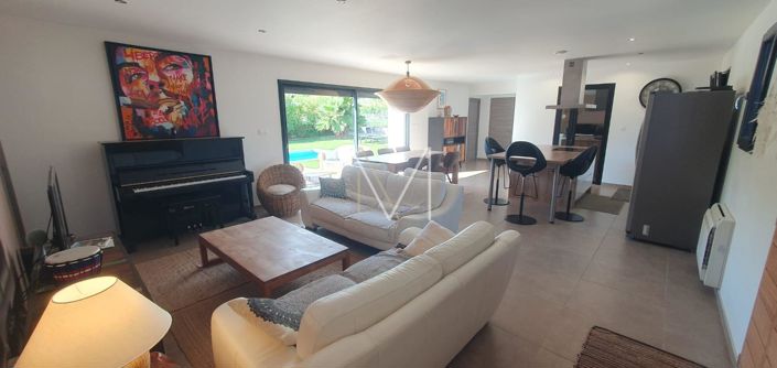 Image No.13-4 Bed House for sale