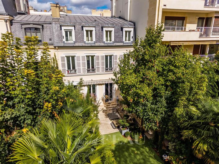 Image No.1-5 Bed House for sale