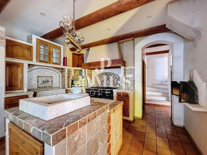 Image No.1-5 Bed House for sale