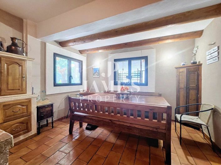 Image No.7-5 Bed House for sale