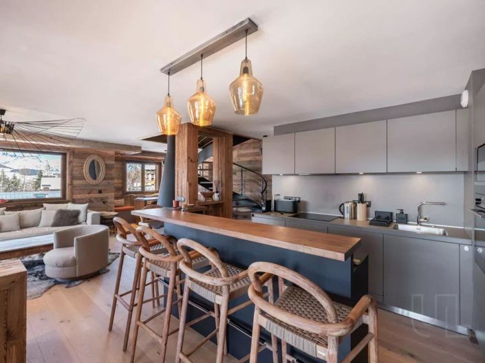 Image No.17-4 Bed Property for sale