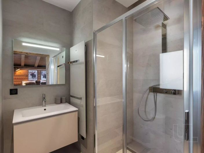 Image No.20-4 Bed Property for sale