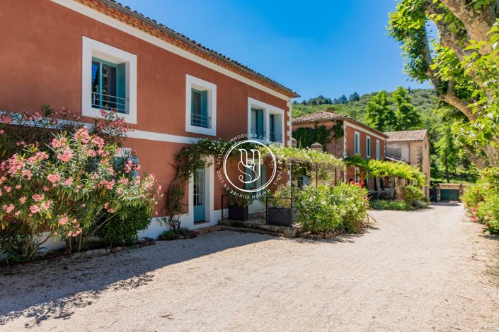 Image No.6-Maison de 22 chambres à vendre à Uzès