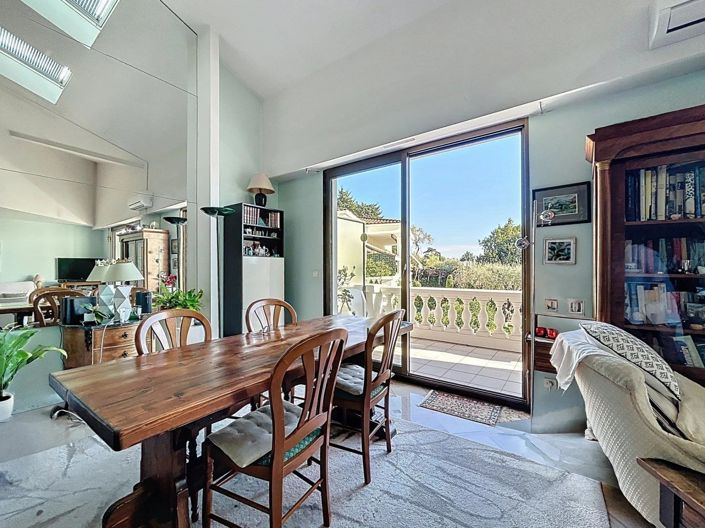 Image No.11-3 Bed Apartment for sale