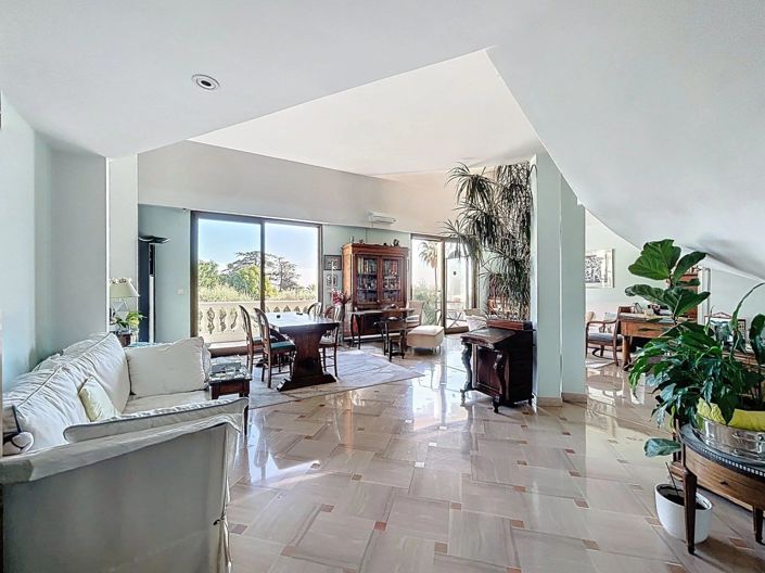 Image No.13-3 Bed Apartment for sale