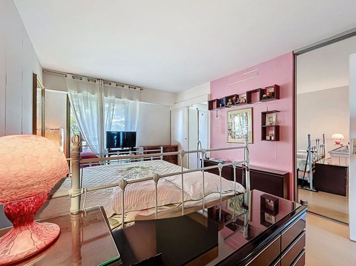 Image No.18-3 Bed Apartment for sale