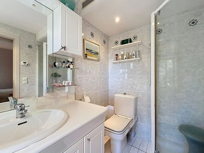 Image No.20-3 Bed Apartment for sale