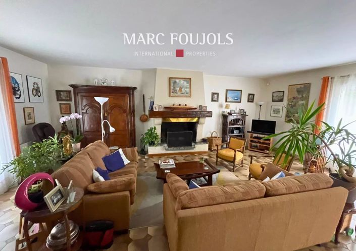 Image No.8-6 Bed House for sale