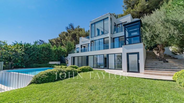 Image No.2-4 Bed House for sale