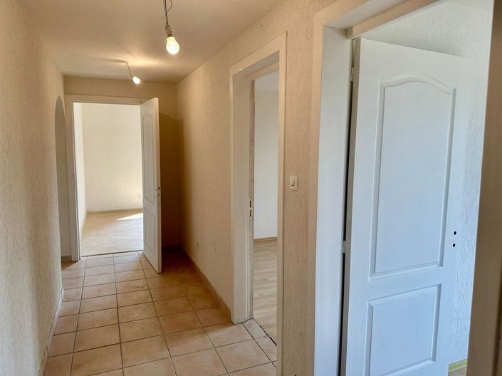 Image No.15-4 Bed House for sale