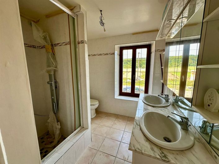 Image No.20-4 Bed House for sale